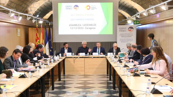 Asamblea de la AECT Pirineos Pyrénées celebrada este lunes en Zaragoza.