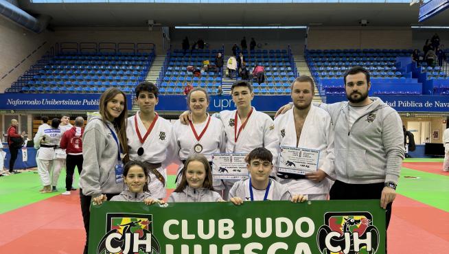 Representación del Club Judo Huesca, con sus tres medallistas.