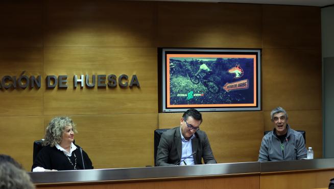 María Jesús Morera, Roque Vicente y Ángel Cheliz han presentado este martes las nuevas rutas.