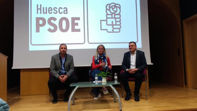Juan Escalzo, Montse Mínguez y Fernando Sabés, representantes del partido socialista en la provincia de Huesca.