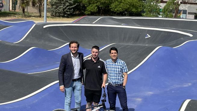 Isaac Claver, Jon Pardo y Eliseo Martín en la pista en la que se disputará la Copa de España de Pump Track.