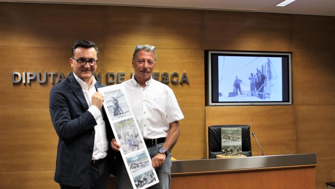 El diputado de Desarrollo, Roque Vicente, acompañó a Carlos Tarazona en la presentación del libro.