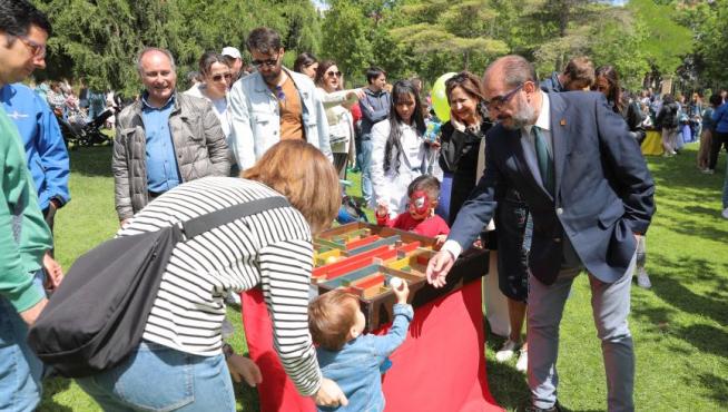 El presidente de Aragón, Javier Lambán, en la celebración del Día Internacional de las familias.