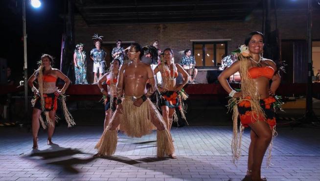 Actuación del grupo Inanga Rapa Nui en el barrio de Miralsot en la edición de 2017.