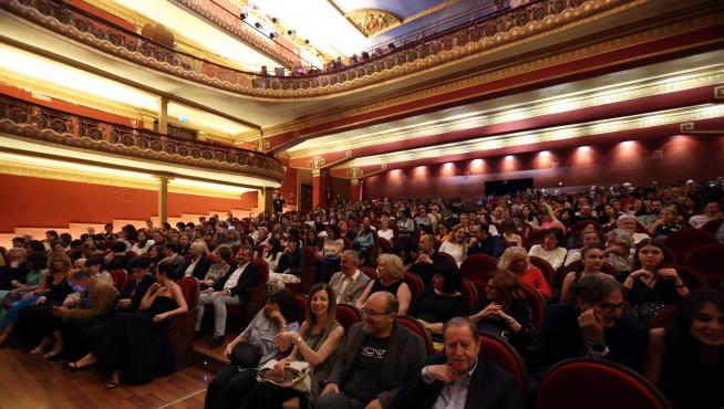 Imágenes de la gala de entrega del Premio Luis Buñuel en el teatro Olimpia de Huesca.