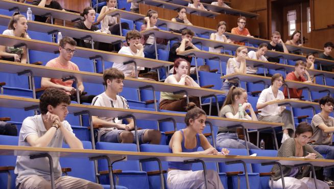 Estudiantes durante las recientes pruebas para el Acceso a la Universidad en Aragón.