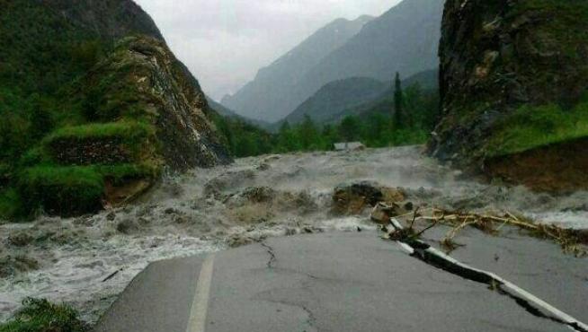 La riada dejó imágenes como esta en el Valle de Benasque.