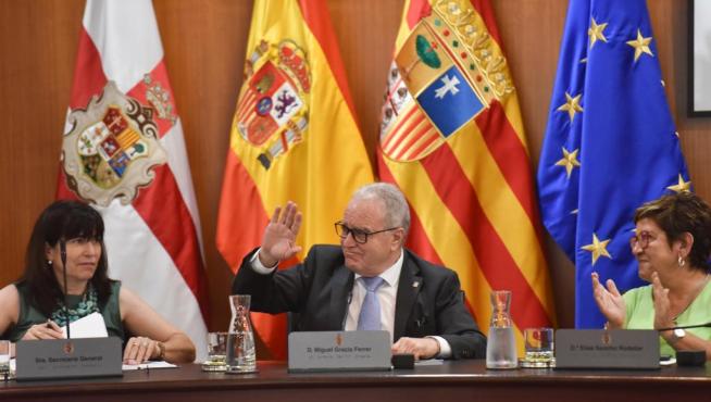 Emotivo pleno de despedida en la Diputación de Huesca