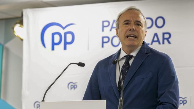 Jorge Azcón, presidente del PP de Aragón, esta mañana en rueda de prensa.