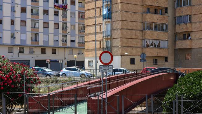 La pasarela del Isuela permanece cerrado desde mediados de marzo.