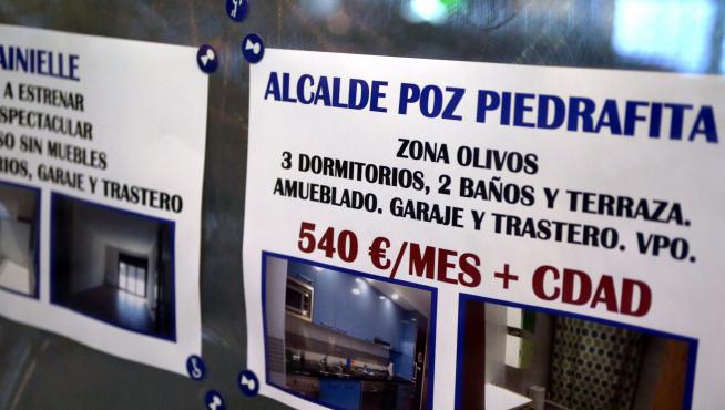 Foto de archivo de pisos en alquiler.