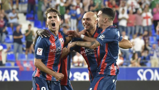 Javi Martínez, celebrando el gol anotado contra el Mirandés durante la jornada anterior.