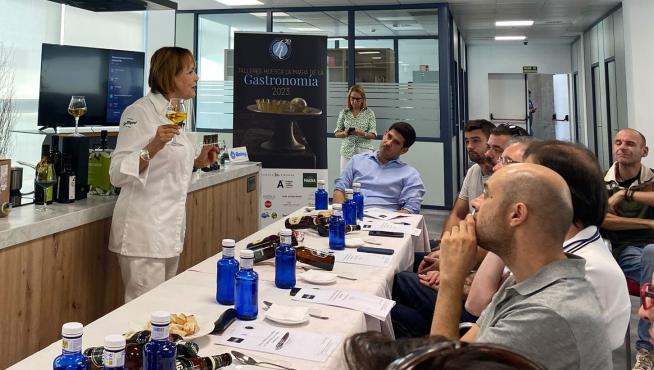 María José San Román durante el taller, ayer en el Centro de Innovación Gastronómica.