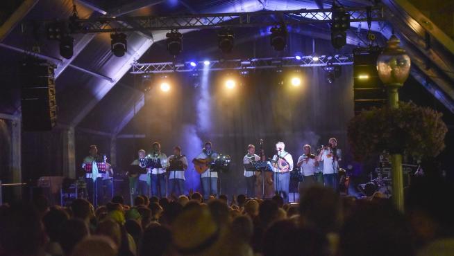 La Ronda de Boltaña en su actuación en las pasadas fiestas de San Lorenzo en Huesca.