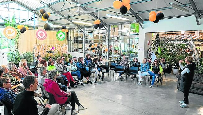 Más de 30 comerciantes participaron en el tercer café de la asociación en el centro de Brotalia.
