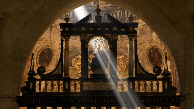 Asoleo en la catedral de Huesca, incluido en el documental Lux sacra,