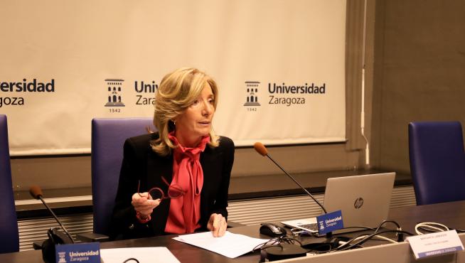 La vicerrectora de Economía, Margarita Labrador Barrafón, durante la rueda de prensa.