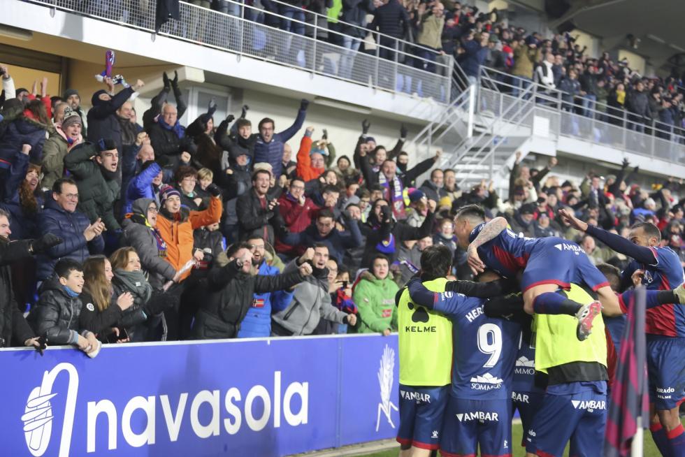 Victoria del Huesca ante el Betis (2-1)
