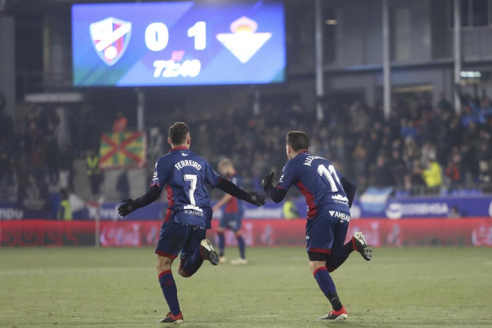 Victoria del Huesca ante el Betis (2-1)