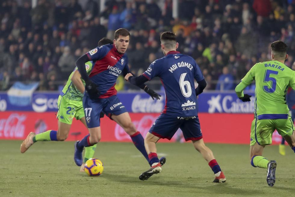 Victoria del Huesca ante el Betis (2-1)