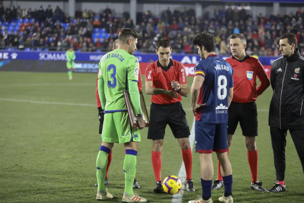 Victoria del Huesca ante el Betis (2-1)
