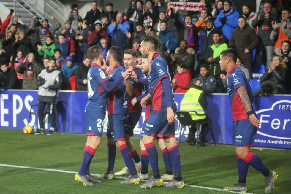 Gran victoria del Huesca ante el Valladolid (4-0)