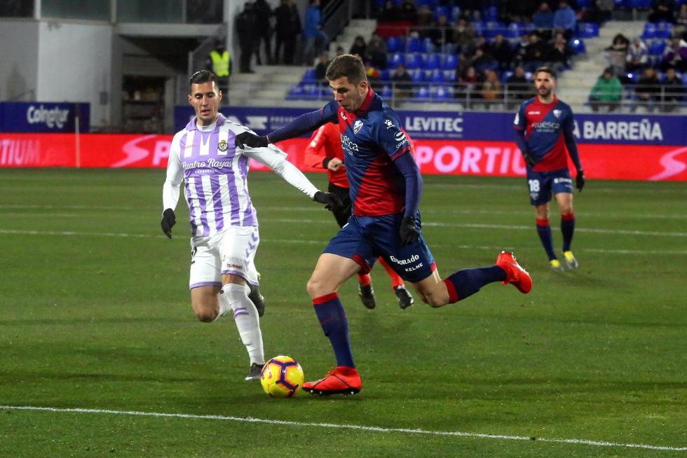 Gran victoria del Huesca ante el Valladolid (4-0)
