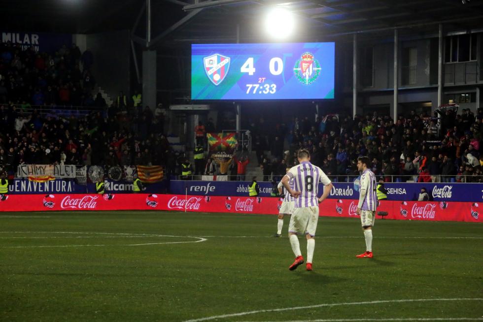 Gran victoria del Huesca ante el Valladolid (4-0)