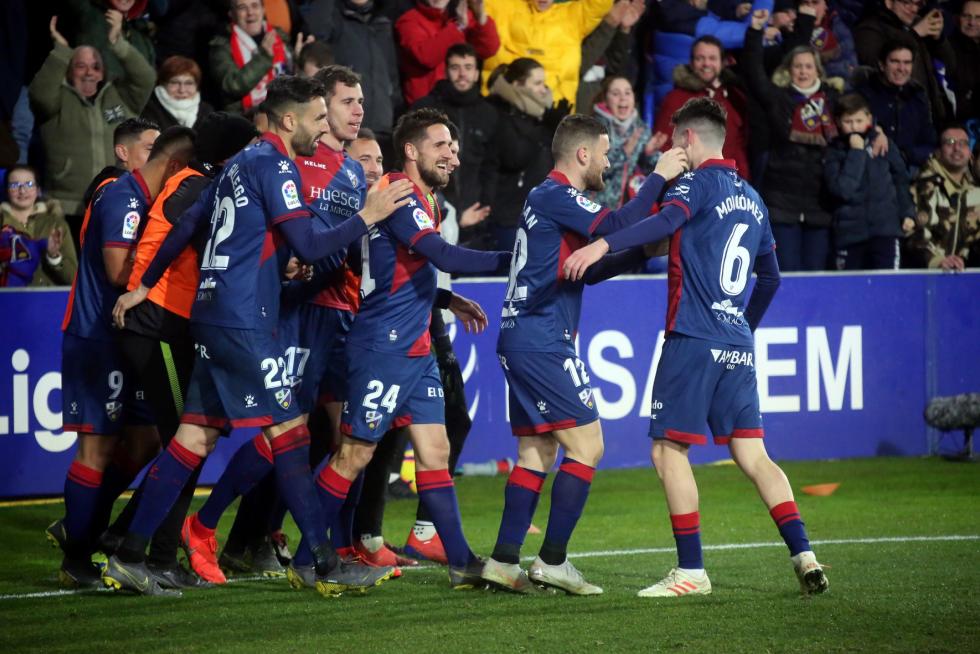 Gran victoria del Huesca ante el Valladolid (4-0)
