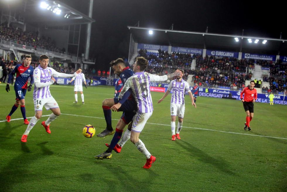Gran victoria del Huesca ante el Valladolid (4-0)