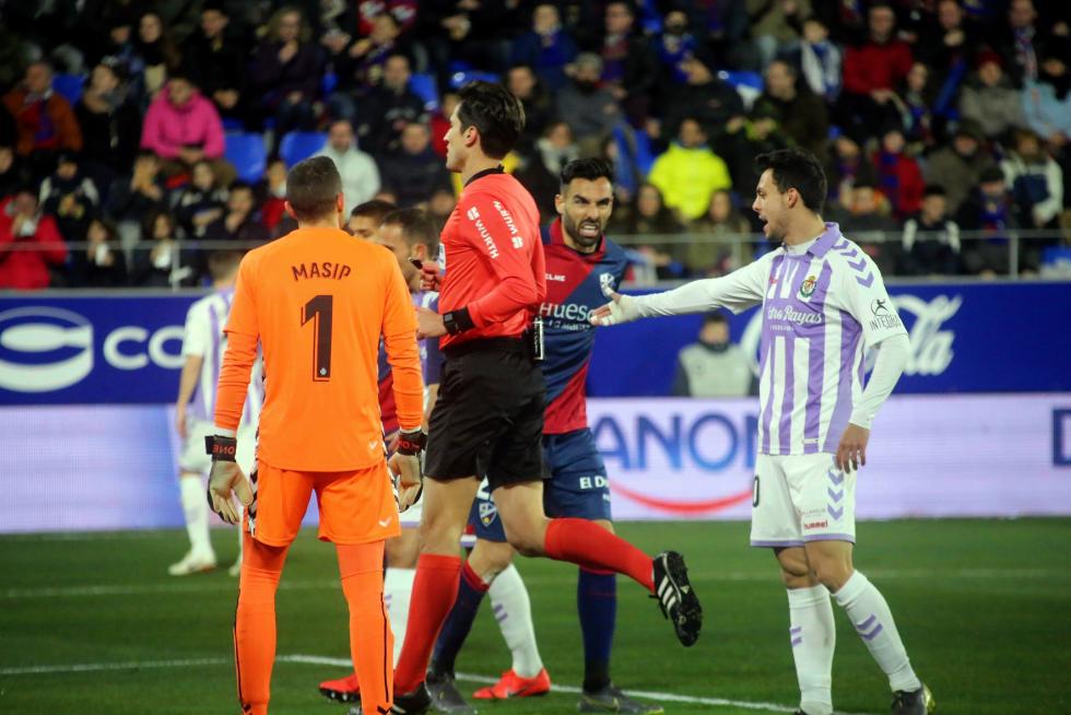 Gran victoria del Huesca ante el Valladolid (4-0)