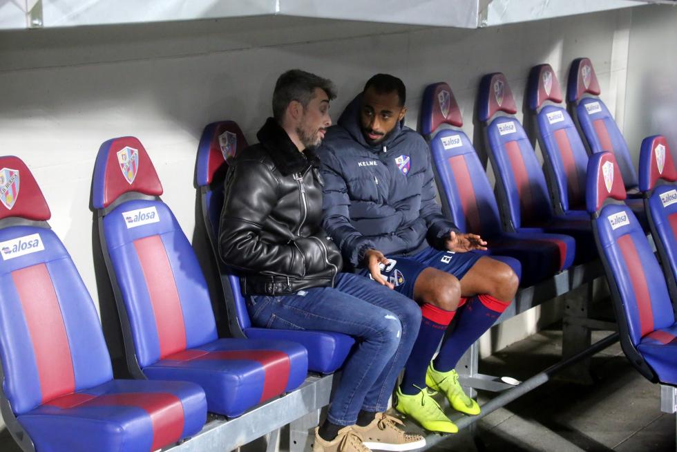 Gran victoria del Huesca ante el Valladolid (4-0)