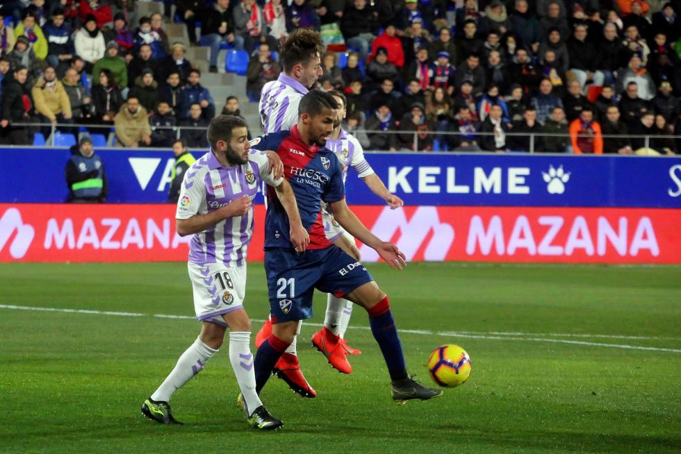 Gran victoria del Huesca ante el Valladolid (4-0)