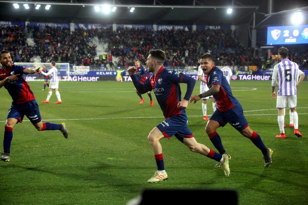 Gran victoria del Huesca ante el Valladolid (4-0)