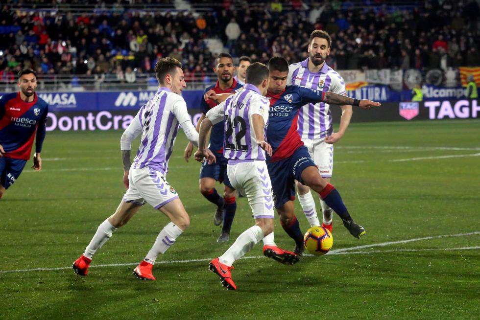 Gran victoria del Huesca ante el Valladolid (4-0)