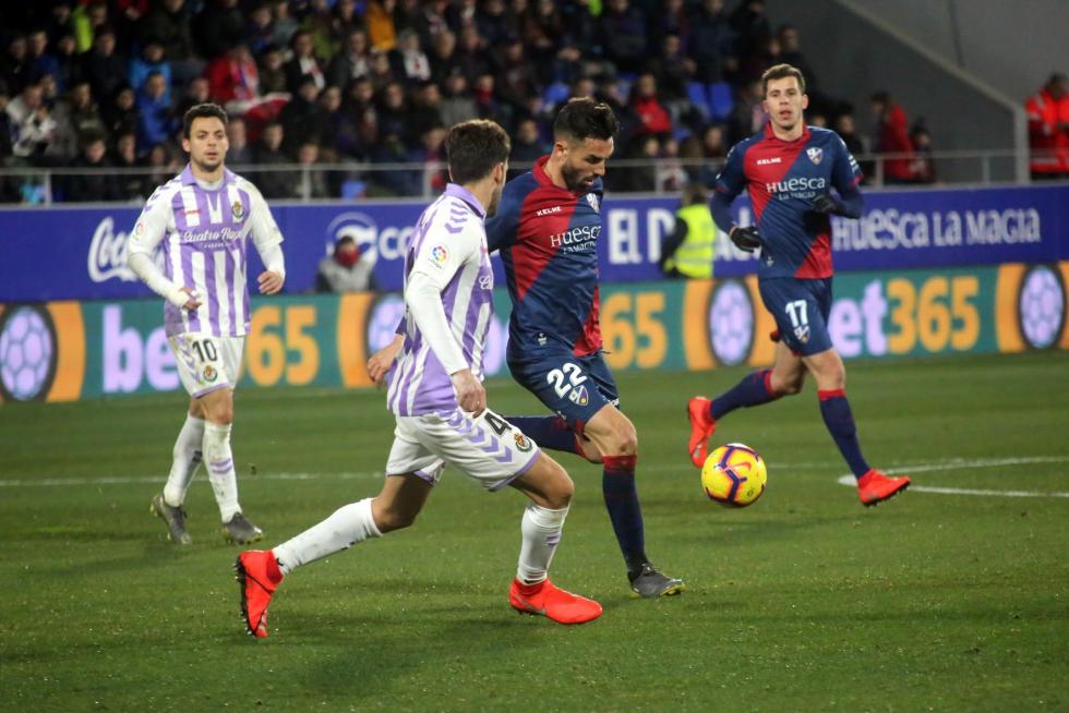 Gran victoria del Huesca ante el Valladolid (4-0)