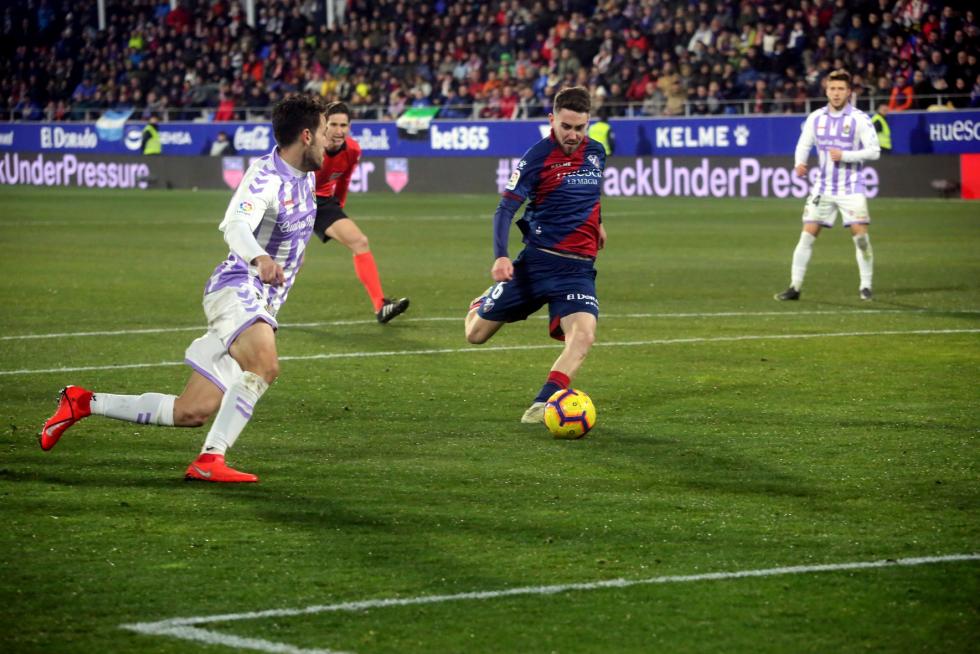 Gran victoria del Huesca ante el Valladolid (4-0)