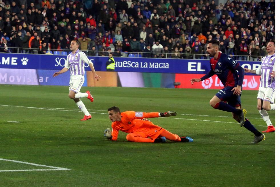 Gran victoria del Huesca ante el Valladolid (4-0)