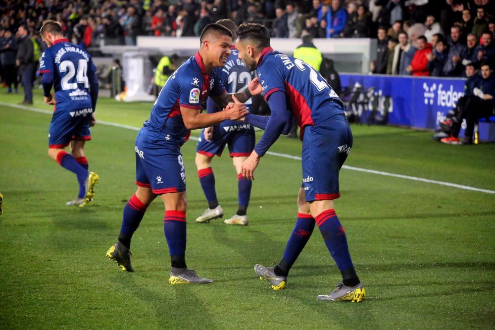 Gran victoria del Huesca ante el Valladolid (4-0)