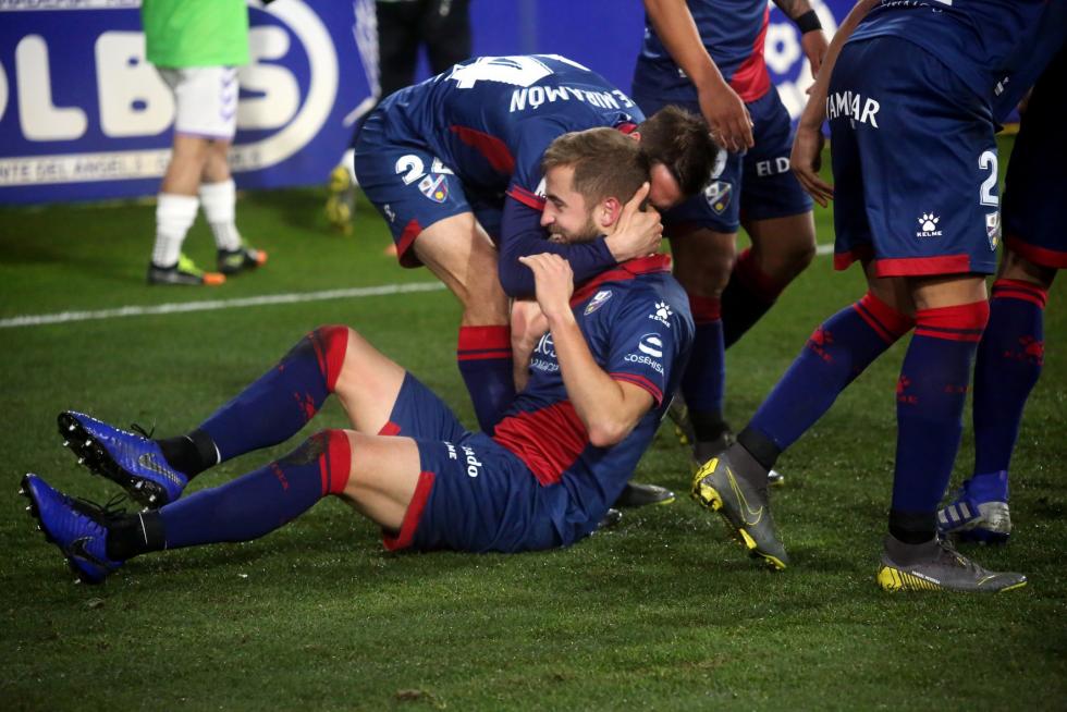 Gran victoria del Huesca ante el Valladolid (4-0)