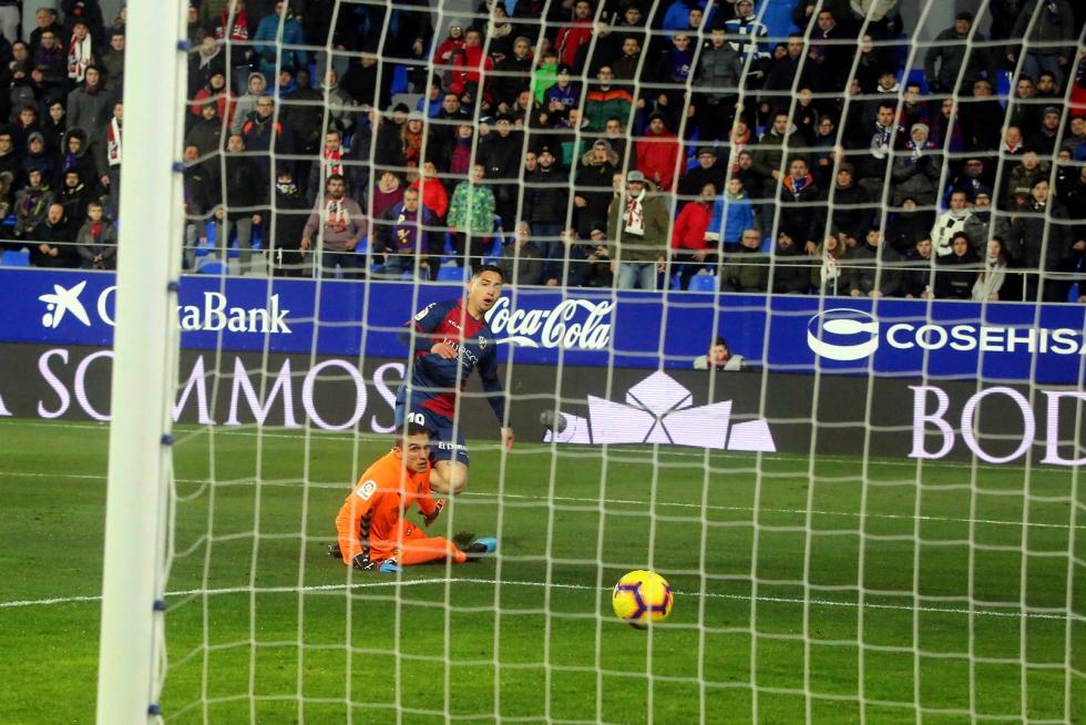 Gran victoria del Huesca ante el Valladolid (4-0)