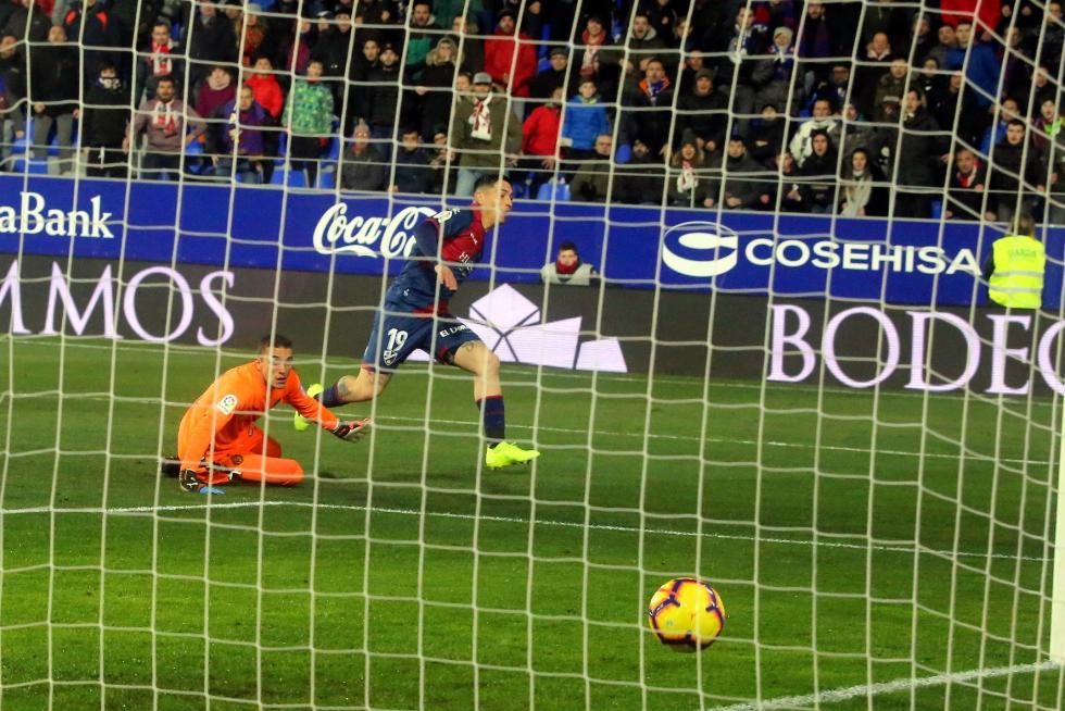 Gran victoria del Huesca ante el Valladolid (4-0)
