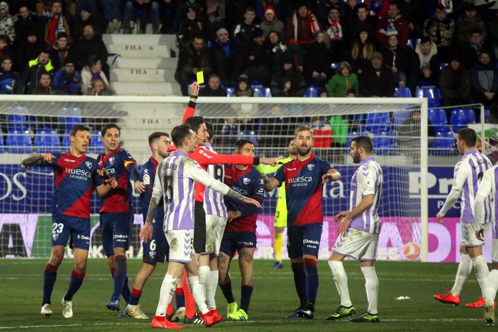 Gran victoria del Huesca ante el Valladolid (4-0)