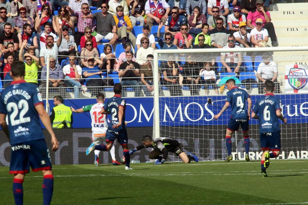 El Huesca cae derrotado ante el Alavés