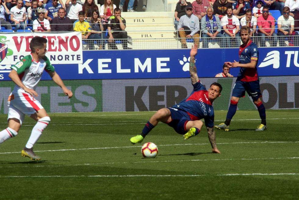 El Huesca cae derrotado ante el Alavés