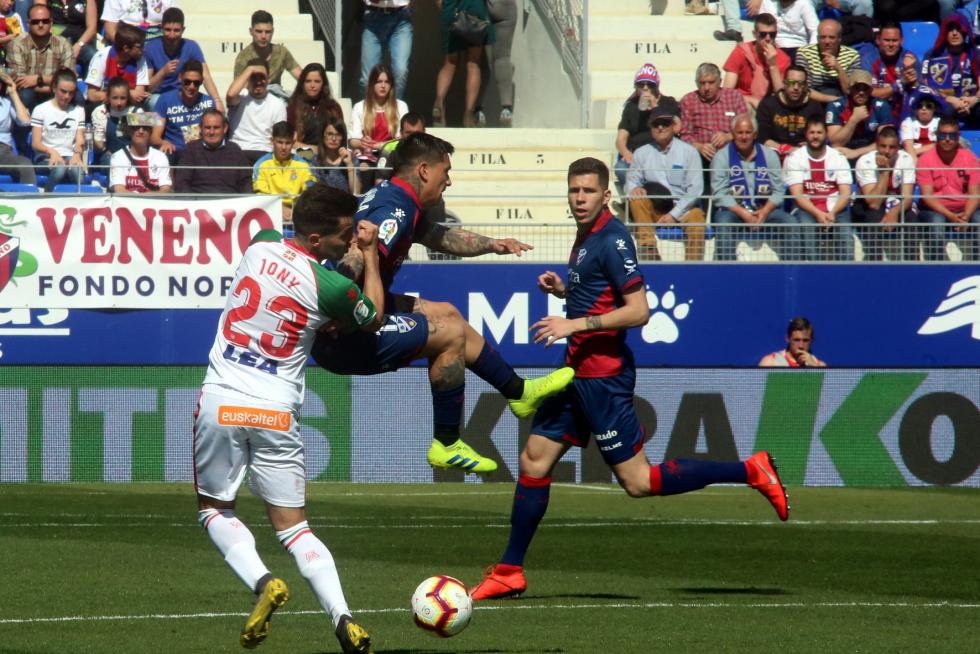 El Huesca cae derrotado ante el Alavés