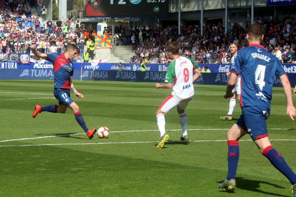 El Huesca cae derrotado ante el Alavés