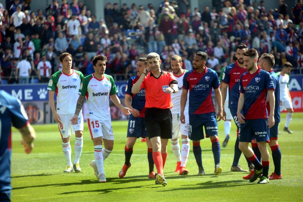 El Huesca cae derrotado ante el Alavés
