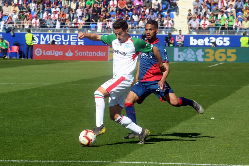 El Huesca cae derrotado ante el Alavés