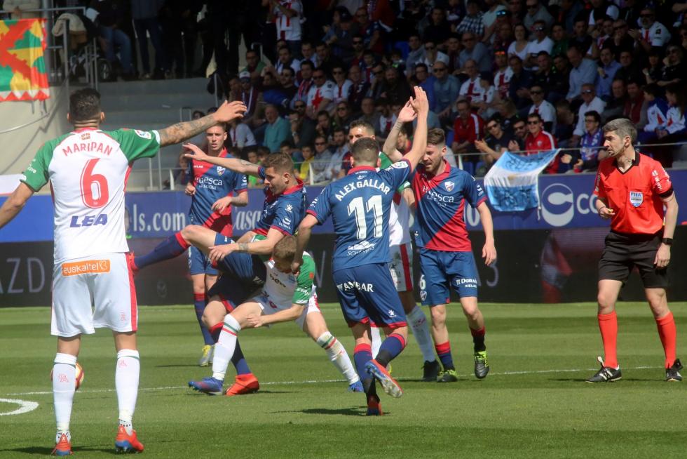 El Huesca cae derrotado ante el Alavés